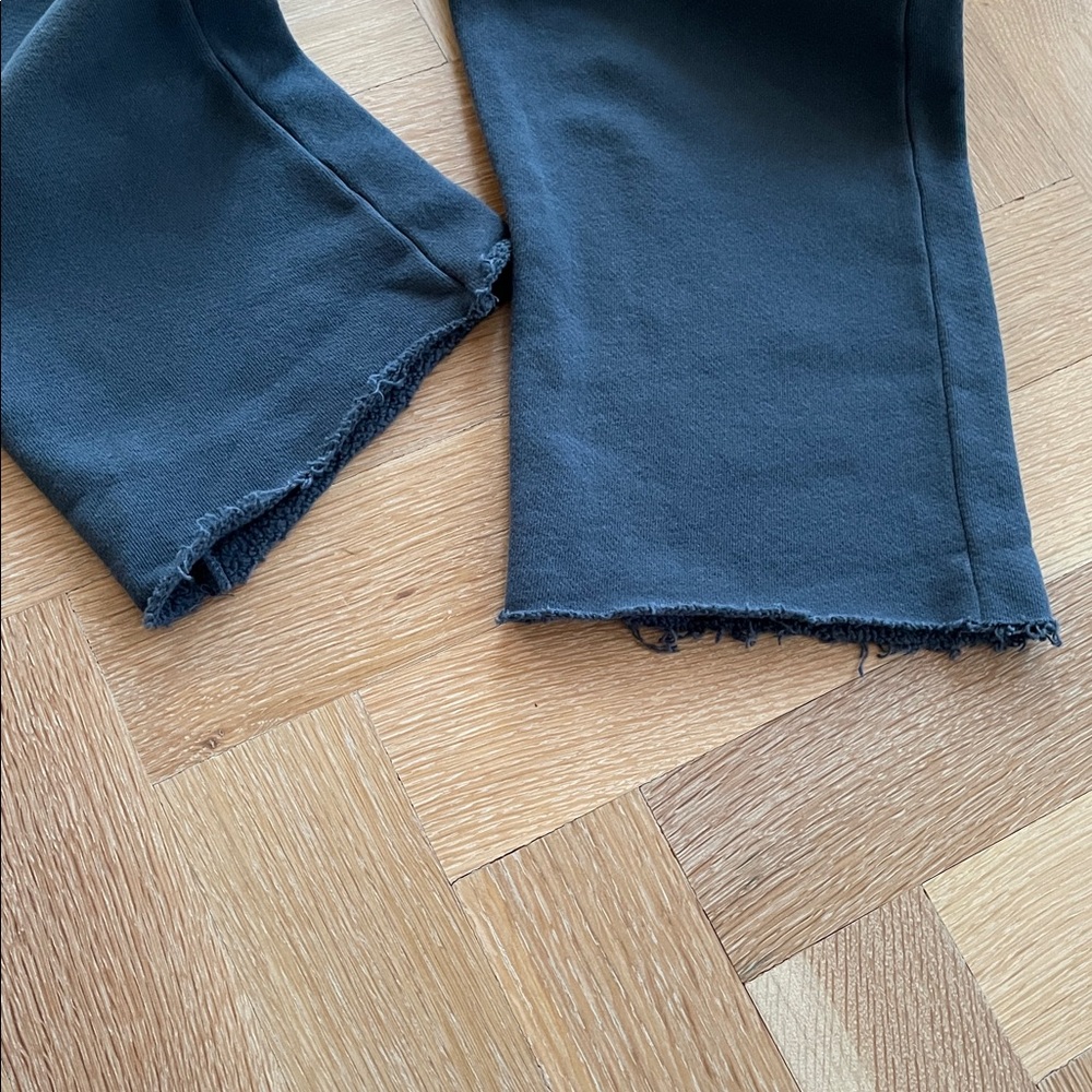 PerfectWhiteTee raw edge fleece sweatpants size medium NWT - Picture 3 of 9